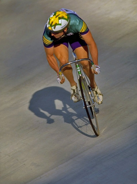 悬崖边缘 悬崖边缘